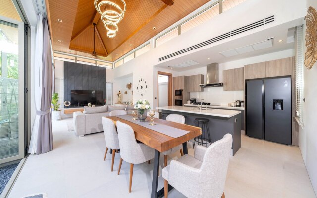 3 Spalni S Sobstvennoy Saunoy I Privatnym Basseynom Villa