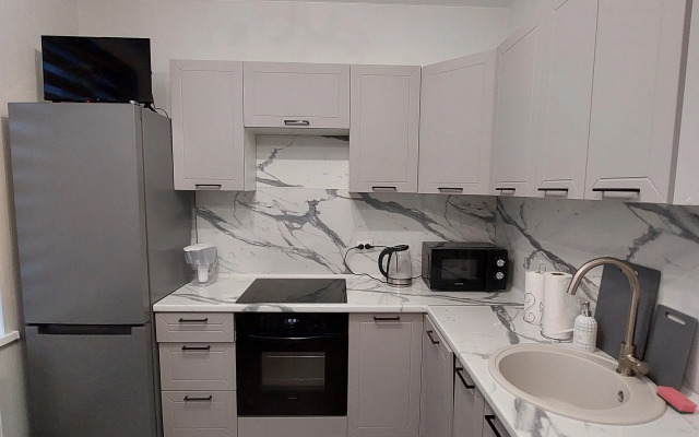 Na Ulitse Sergeya Zhadobkina 13 Flat