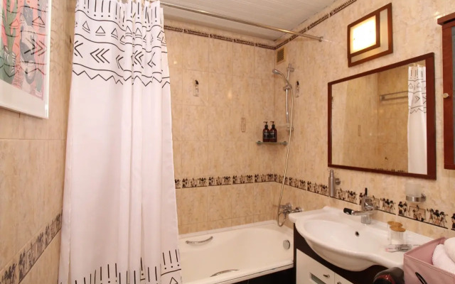 Stilnaya na Silikatnoy 49 Flat