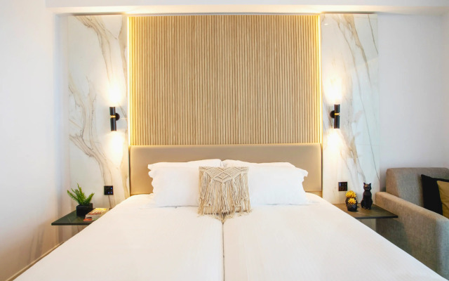Cavo Maris Beach Hotel