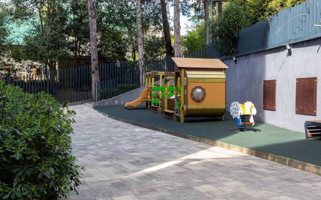 Lamare, Zhk Festivalny Apartments