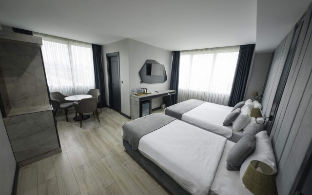 Express Plus Hotel