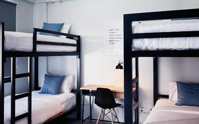 Отель Into the Town