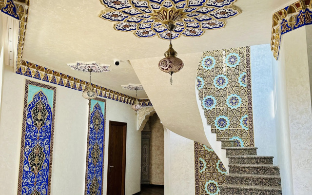 Ayvan Plaza Hotel