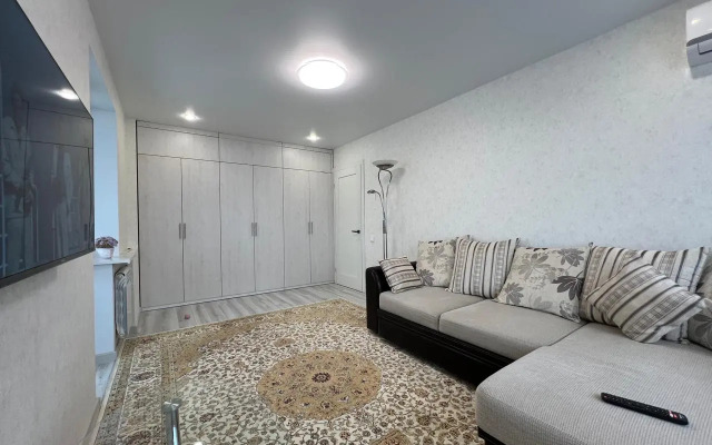 Квартира Двухкомнатные апартаменты в центре города, на берегу Иртыша