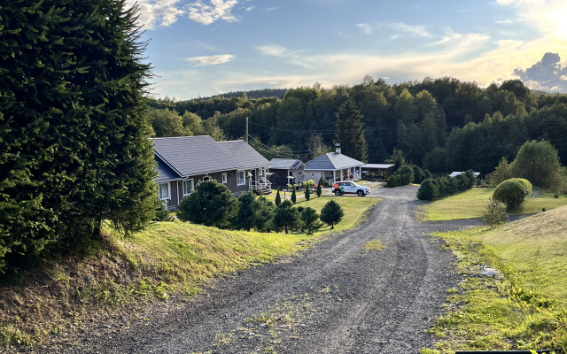 Частный дом у реки