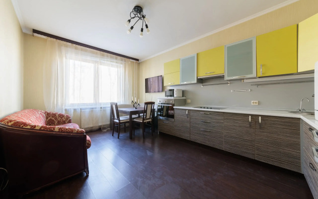 S 3 Spalnyami Na Moiseenko 5 - 8 Chelovek Apartments