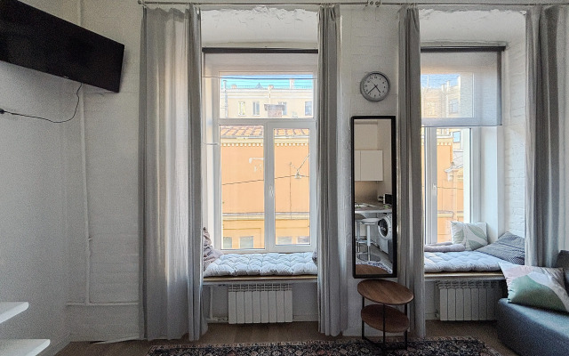 Апартаменты Атмосферные двухуровневые в самом сердце Петербурга