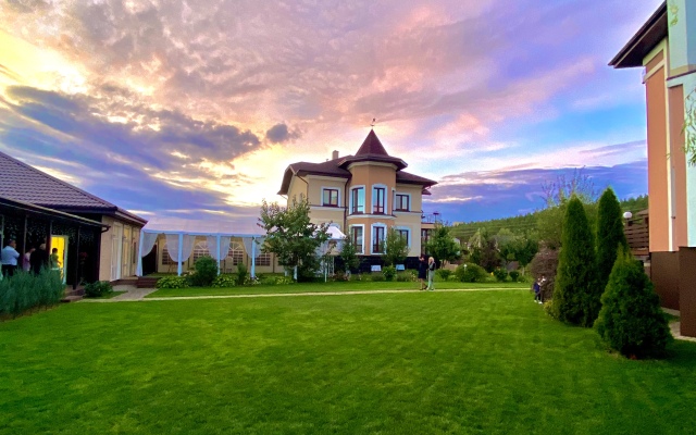 Usadba Legenda Private House