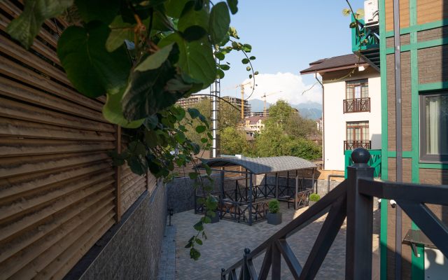 Green Berg 22 Apartment
