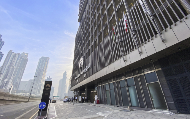 Stonetree Paramount Tower Hotel & Residences Apartments