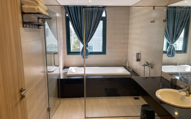 Sun House Living quarters