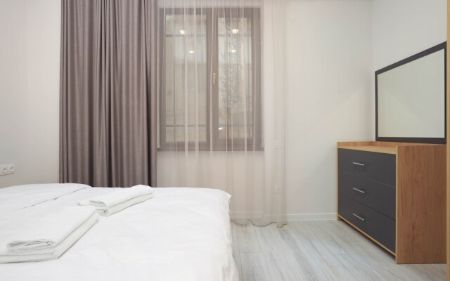 Stay Inn on Saryan Str. 26/3-7 Apartments