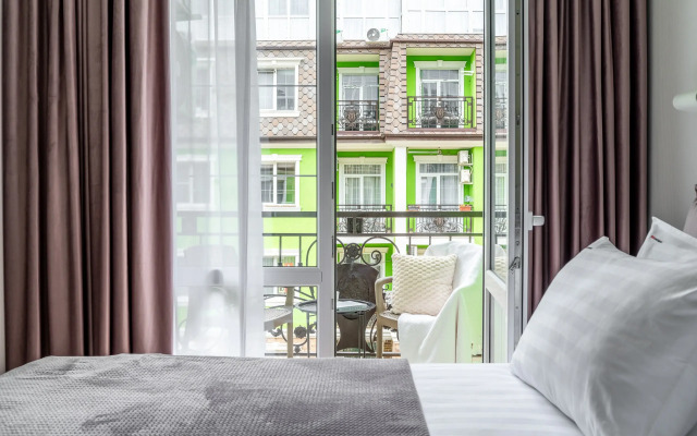 Red Apartments Art Layt Siti Smit Apartments