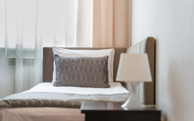 Maksim Gorykiy Hotel