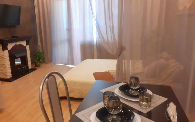 S Konditsionerom i Kaminom na Leninskom Prospekte 2+1 Flat