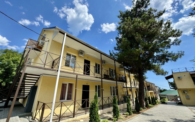 Prostornye i Komphortnye y Morya do 10 chelovek v H.Betta Apartments