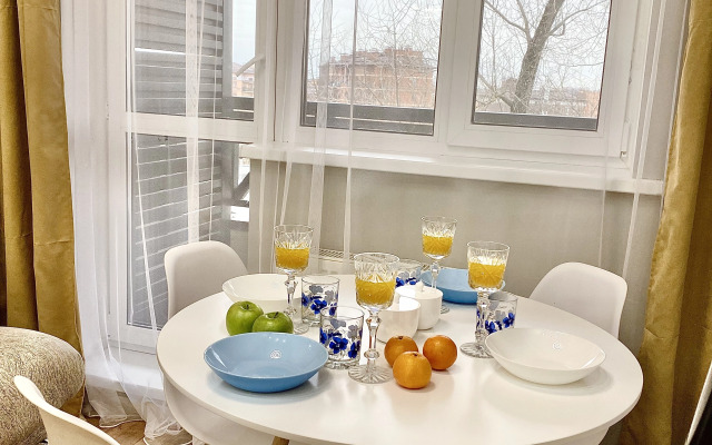 Na 4kh Gostey S Balkonom Vblizi Aeroporta Sheremetyevo Apartments