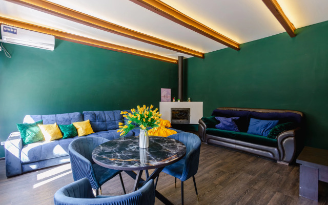 Dvukhurovnevaya V Tsentre Astrakhani Flat