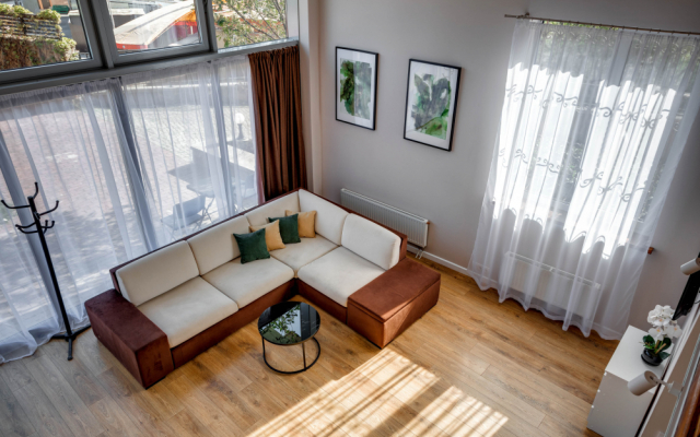 Surname Deluxe Apartments 26