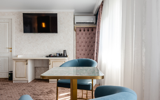 Rim Grand Hotel