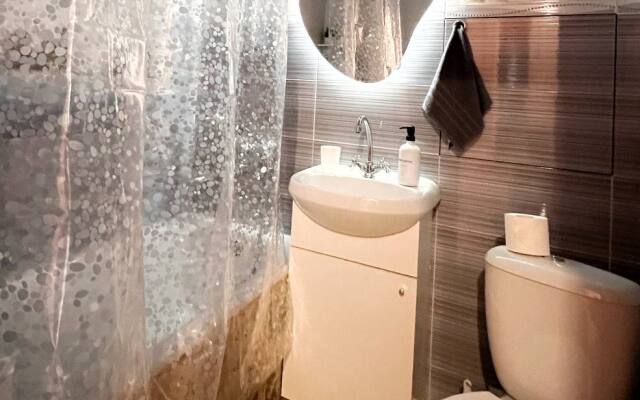 Prostornaya I Svetlaya Studiya Apartments