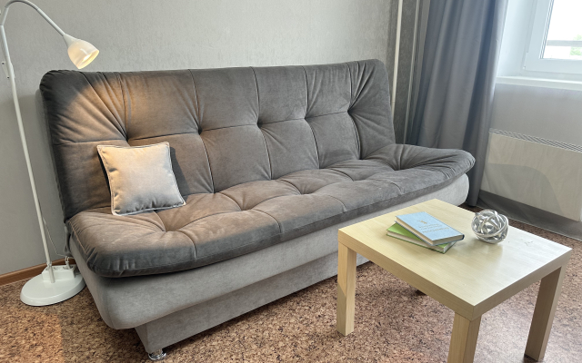 Апартаменты В Гости! на Строителей 90б (квартира на 6 этаже)