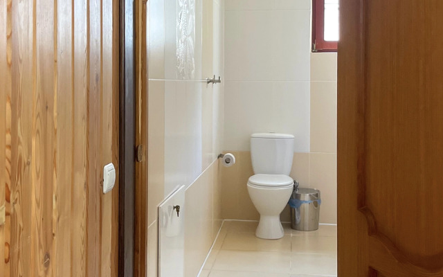 Chastny Kottedzh u reki Private house