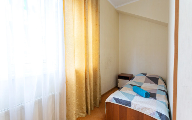 U morya s balkonom Apartments
