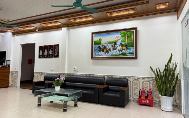 Отель Family Transit 2