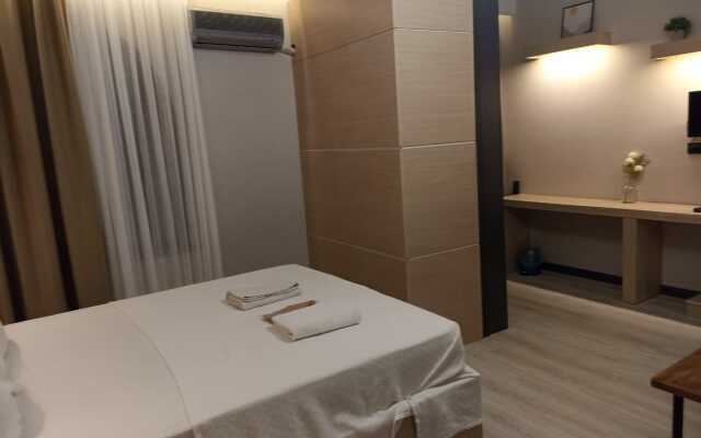 Falcon Palace Hotel