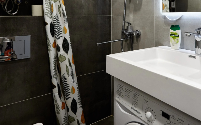 V Zhk Rezident s Balkonom Apartment