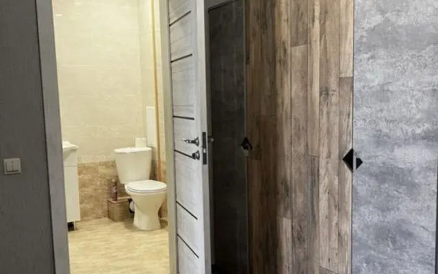 Квартира Жилье в Котором Жил Бы Сам (82-13)