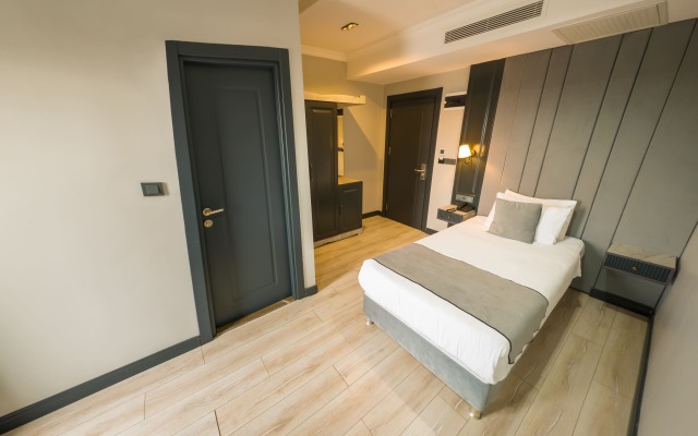 Express Plus Hotel