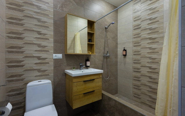 KeyGo #0026, 1 Bedroom, Next To English Park Apartments
