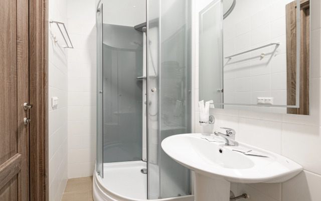 3 Апартаменты Радиус на Малышева 42а (04)