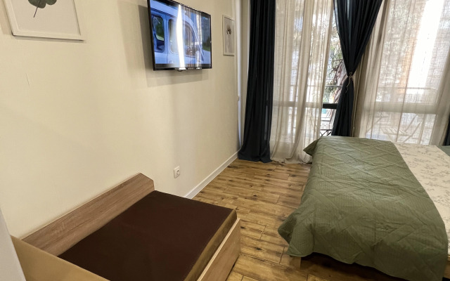 S Vidom Na Basseyn Apartments