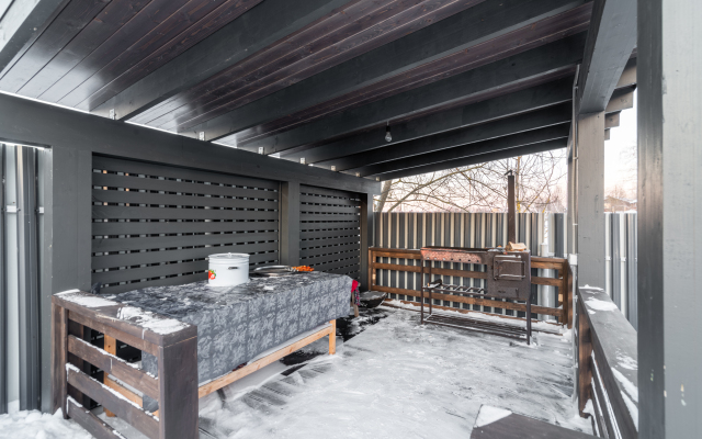 Гостевой дом LuckyHomeRent Домик у Озера 1