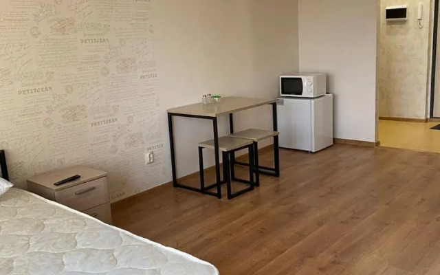 Na Kolmovskoy Naberezhnoy 71a Flat