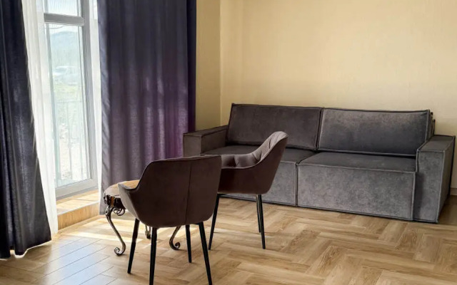 Na Shakhtyorov 28 (7) Private House