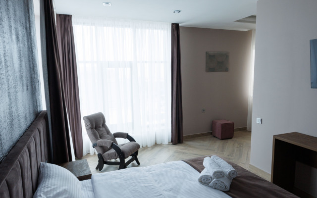 Hotel VS Hotel Hotel