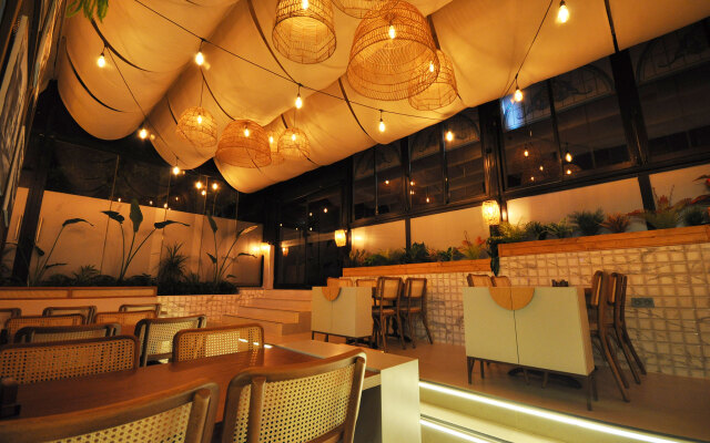 Mic Royal Hotel