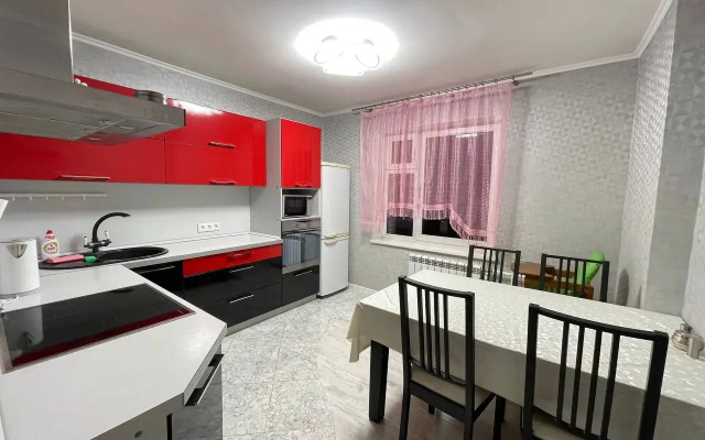 V Tsentre Goroda Flat