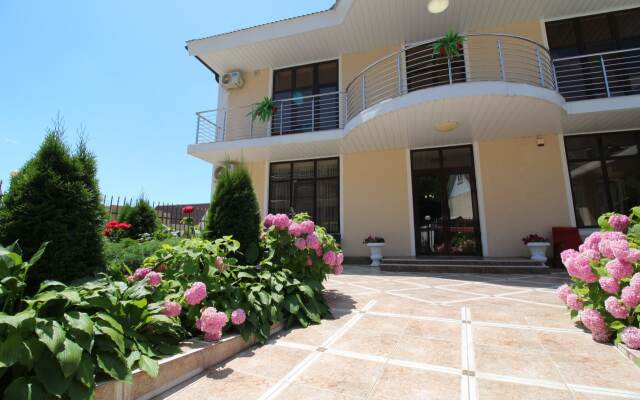 AlMar Lermontovo Guesthouse