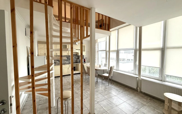 Апартаменты Уютные Двухуровневые 72 м2 в Центре Москвы