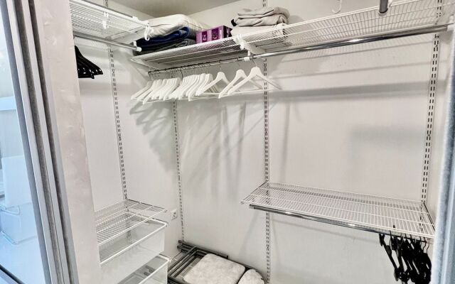 Goral Apartments