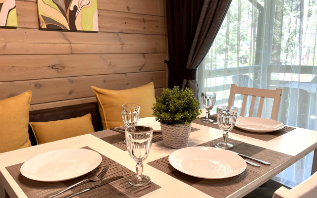 Домик на опушке на берегу Озера Волго на Селигере - коттеджи Сосновый бор