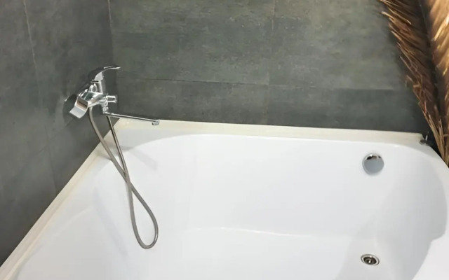 Ryadom s Morem i Vokzalom Flat