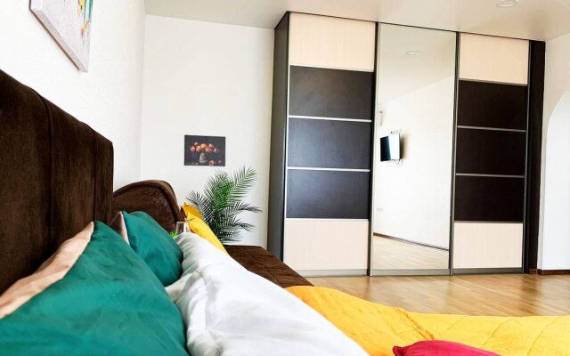 Uyutnaya Kvartira S Novym Remontom Apartments