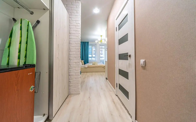 Studiya U M. Pionerskaya Flat